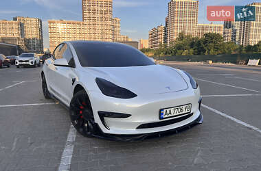 Седан Tesla Model 3 2022 в Києві