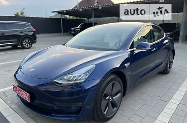 Седан Tesla Model 3 2019 в Ужгороде