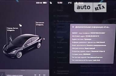 Седан Tesla Model 3 2018 в Умані