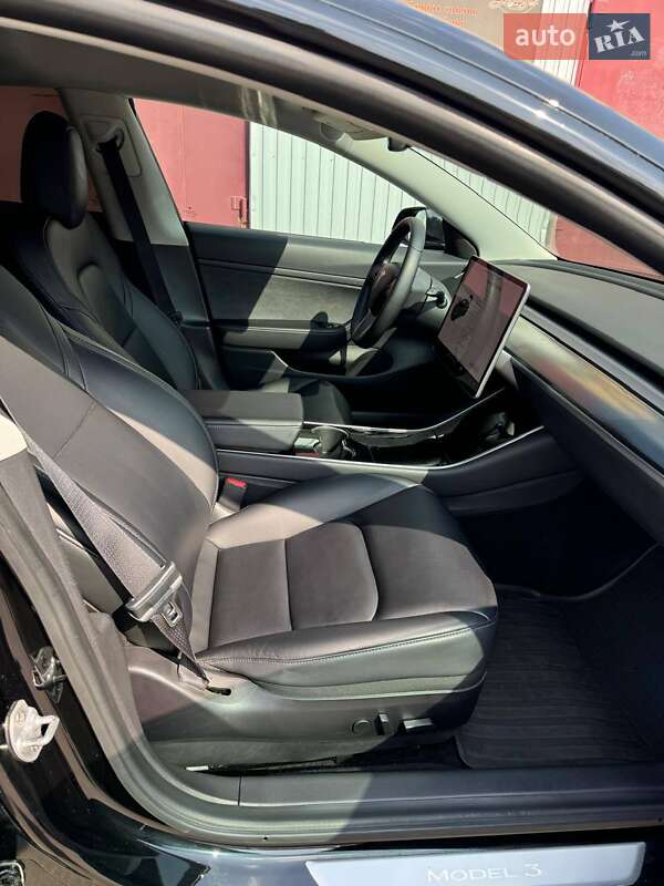 Седан Tesla Model 3 2019 в Кривом Роге