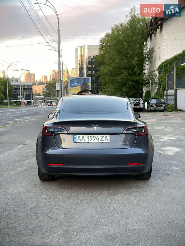 Седан Tesla Model 3 2022 в Києві