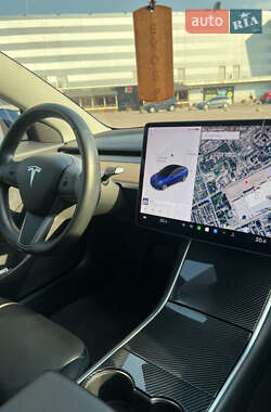 Седан Tesla Model 3 2019 в Житомире