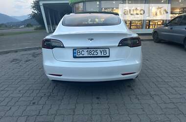 Седан Tesla Model 3 2021 в Львові