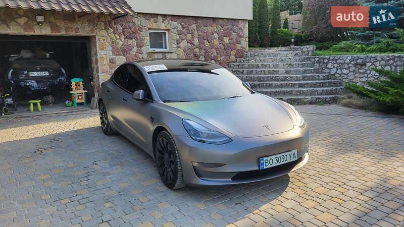 Седан Tesla Model 3 2022 в Тернополі