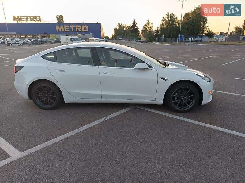 Седан Tesla Model 3 2018 в Житомире