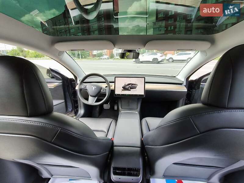 Седан Tesla Model 3 2022 в Почаеве