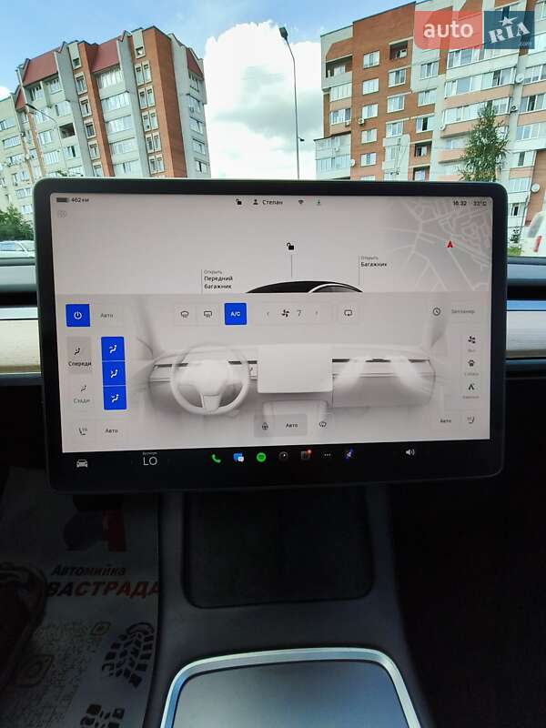 Седан Tesla Model 3 2022 в Почаеве