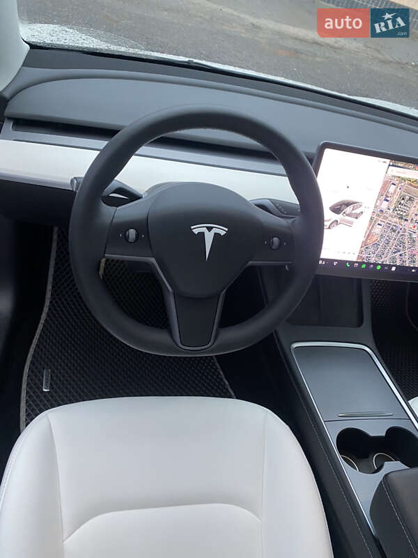 Седан Tesla Model 3 2022 в Полтаве
