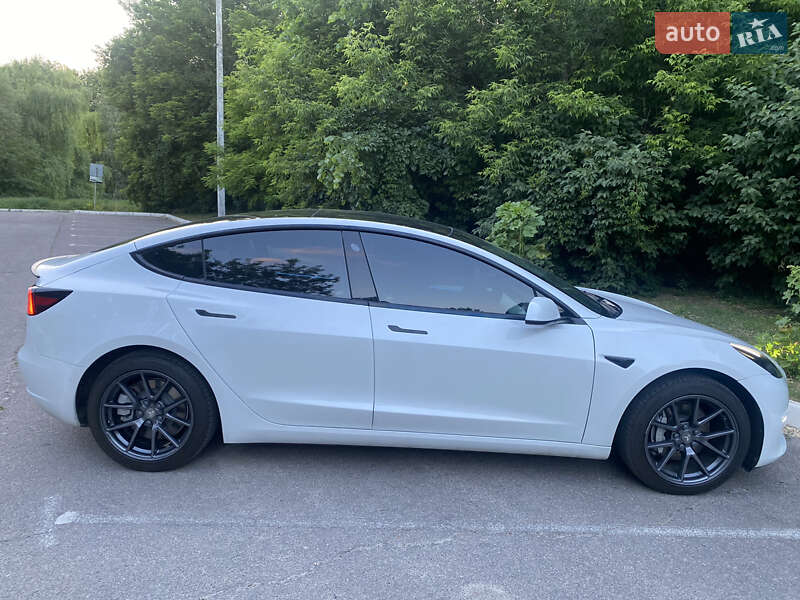 Седан Tesla Model 3 2022 в Полтаве