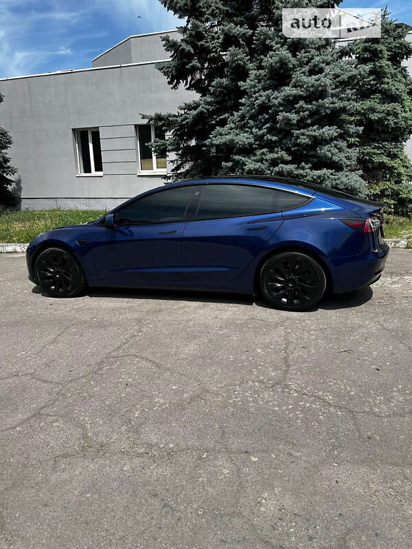 Седан Tesla Model 3 2022 в Днепре