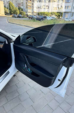 Седан Tesla Model 3 2020 в 