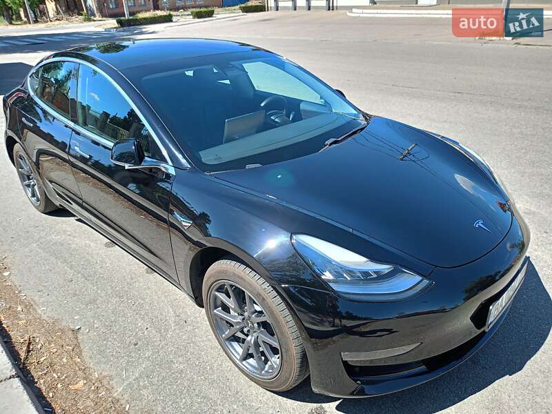 Седан Tesla Model 3 2019 в Кропивницькому