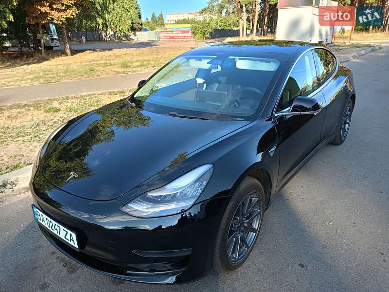 Седан Tesla Model 3 2019 в Кропивницькому