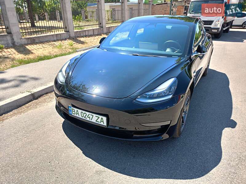 Седан Tesla Model 3 2019 в Кропивницькому