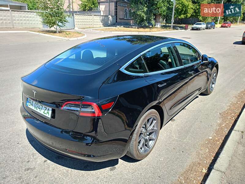 Седан Tesla Model 3 2019 в Кропивницькому