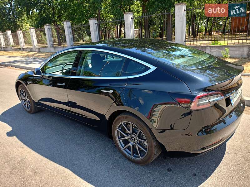 Седан Tesla Model 3 2019 в Кропивницькому