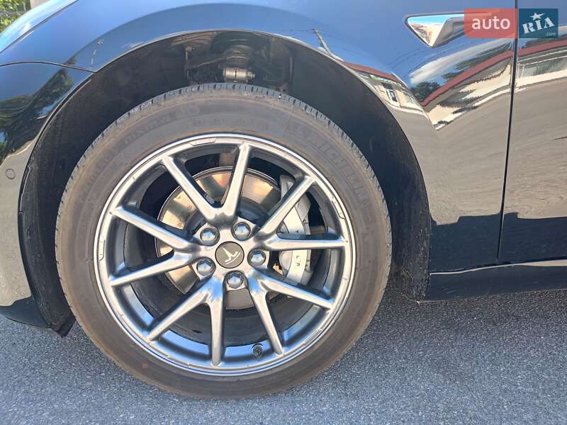 Седан Tesla Model 3 2019 в Кропивницькому