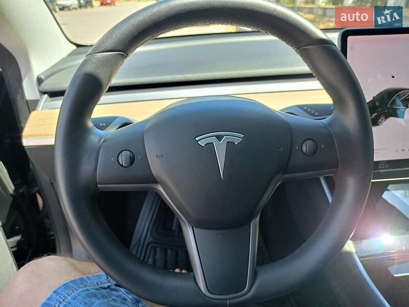 Седан Tesla Model 3 2019 в Кропивницькому