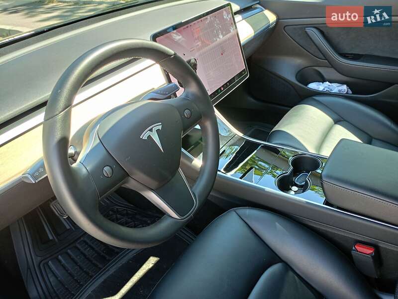Седан Tesla Model 3 2019 в Кропивницькому
