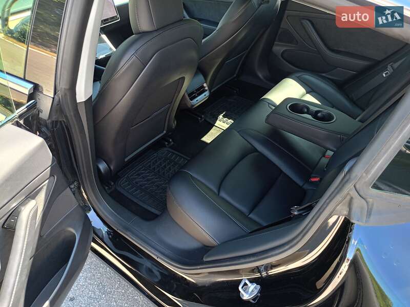 Седан Tesla Model 3 2019 в Кропивницькому