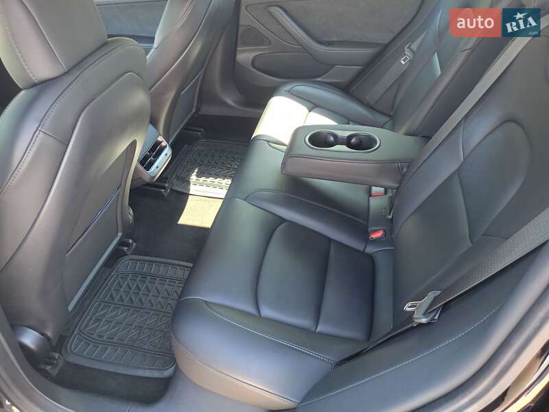 Седан Tesla Model 3 2019 в Кропивницькому