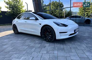Седан Tesla Model 3 2023 в 