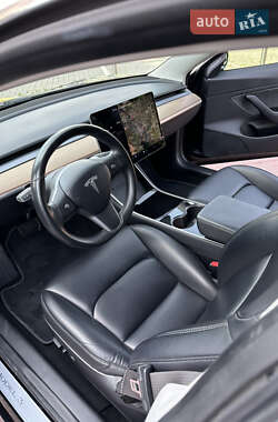 Седан Tesla Model 3 2018 в Рівному