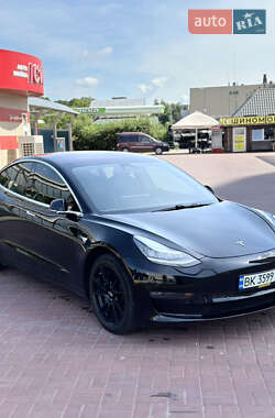 Седан Tesla Model 3 2018 в Рівному