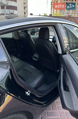Седан Tesla Model 3 2018 в Рівному