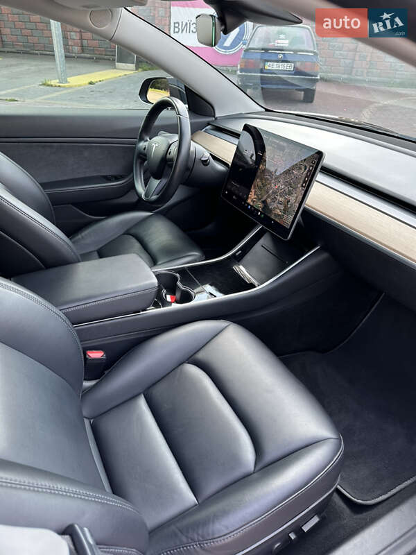Седан Tesla Model 3 2018 в Рівному