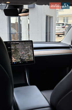 Седан Tesla Model 3 2018 в Рівному