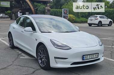 Седан Tesla Model 3 2018 в Дніпрі