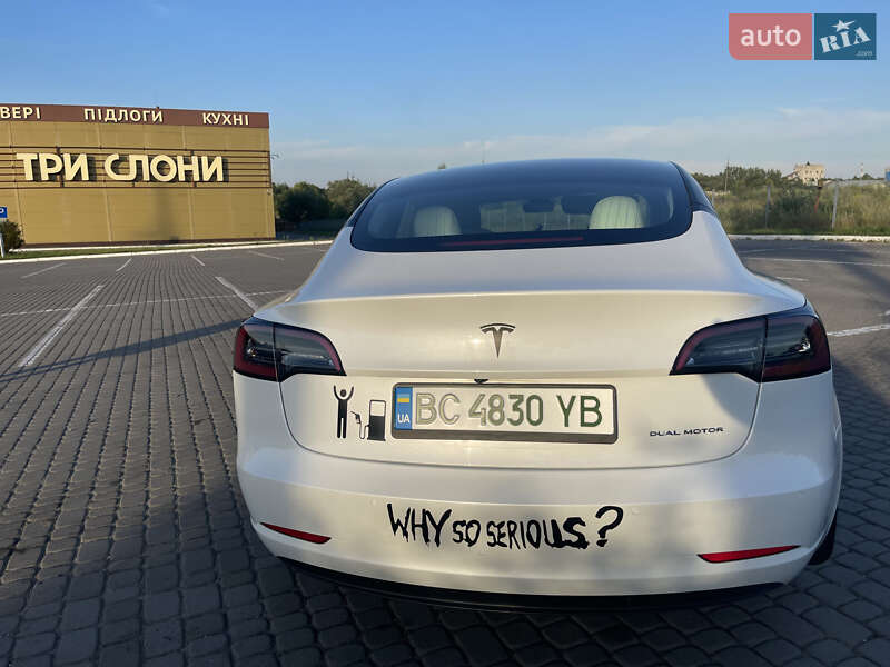 Седан Tesla Model 3 2019 в Львове