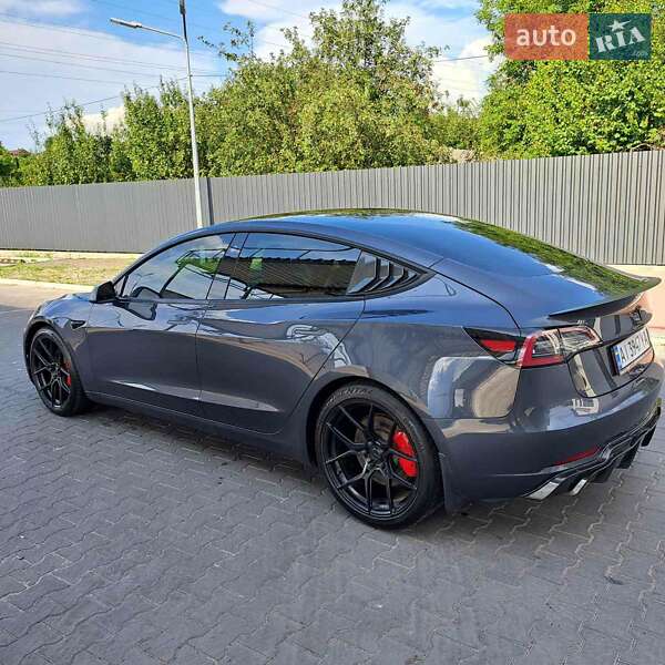 Седан Tesla Model 3 2021 в Ірпені