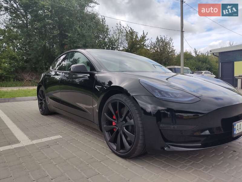 Седан Tesla Model 3 2020 в Ірпені
