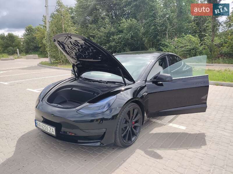 Седан Tesla Model 3 2020 в Ірпені