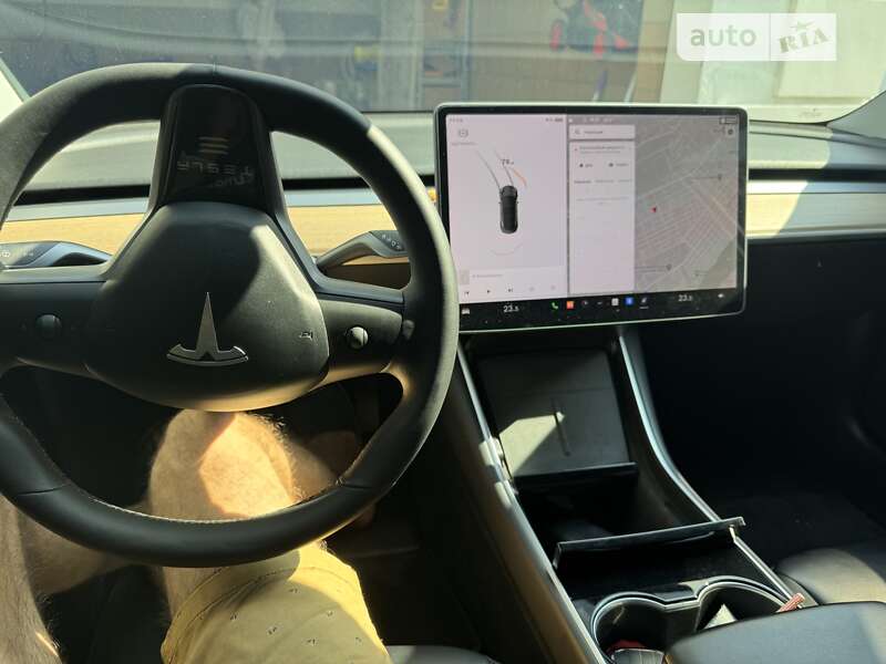 Седан Tesla Model 3 2018 в Николаеве