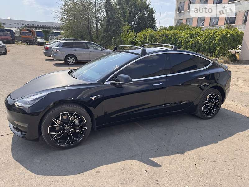 Седан Tesla Model 3 2018 в Николаеве