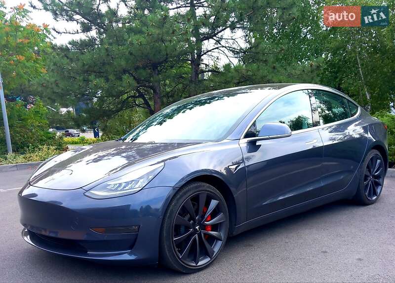 Седан Tesla Model 3 2019 в Дніпрі