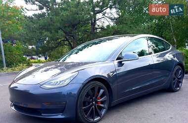 Седан Tesla Model 3 2019 в 