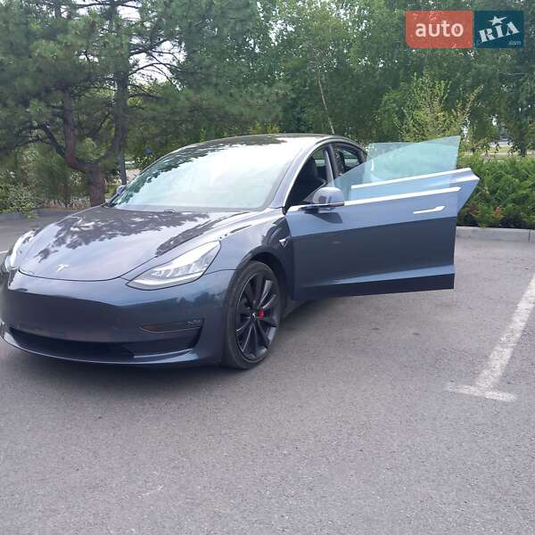 Седан Tesla Model 3 2019 в 