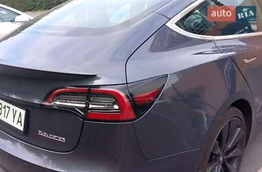 Седан Tesla Model 3 2019 в 