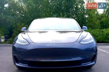 Седан Tesla Model 3 2019 в 