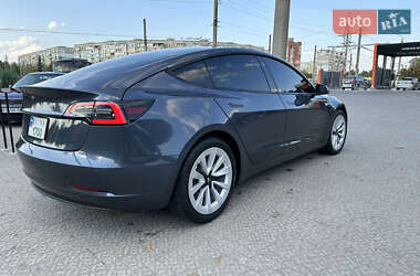 Седан Tesla Model 3 2020 в 