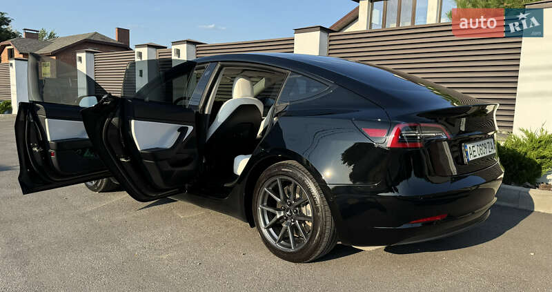 Седан Tesla Model 3 2019 в Днепре
