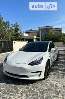 Седан Tesla Model 3 2020 в Львові