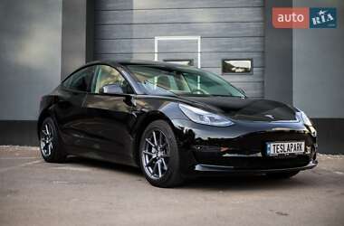 Седан Tesla Model 3 2021 в Києві