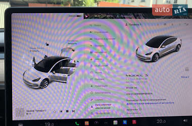 Седан Tesla Model 3 2020 в Тернополе