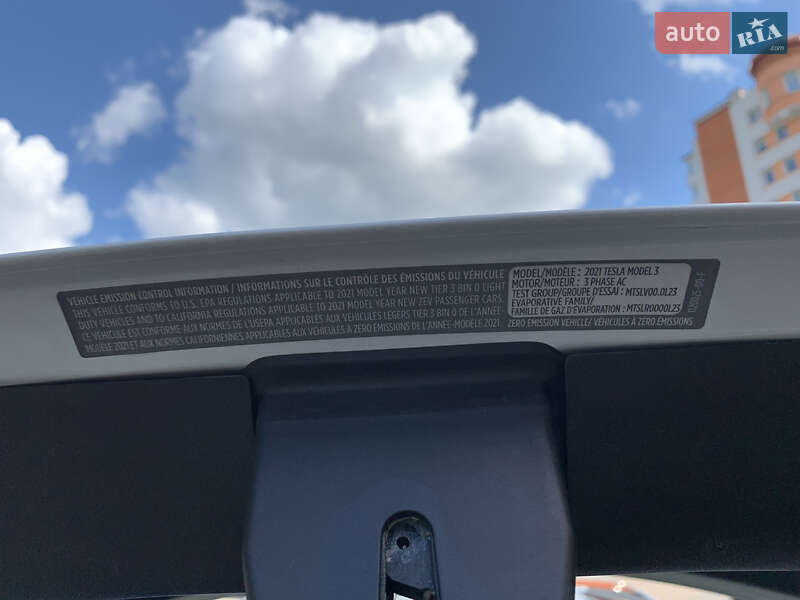 Седан Tesla Model 3 2020 в Тернополе