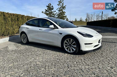Седан Tesla Model 3 2022 в Днепре